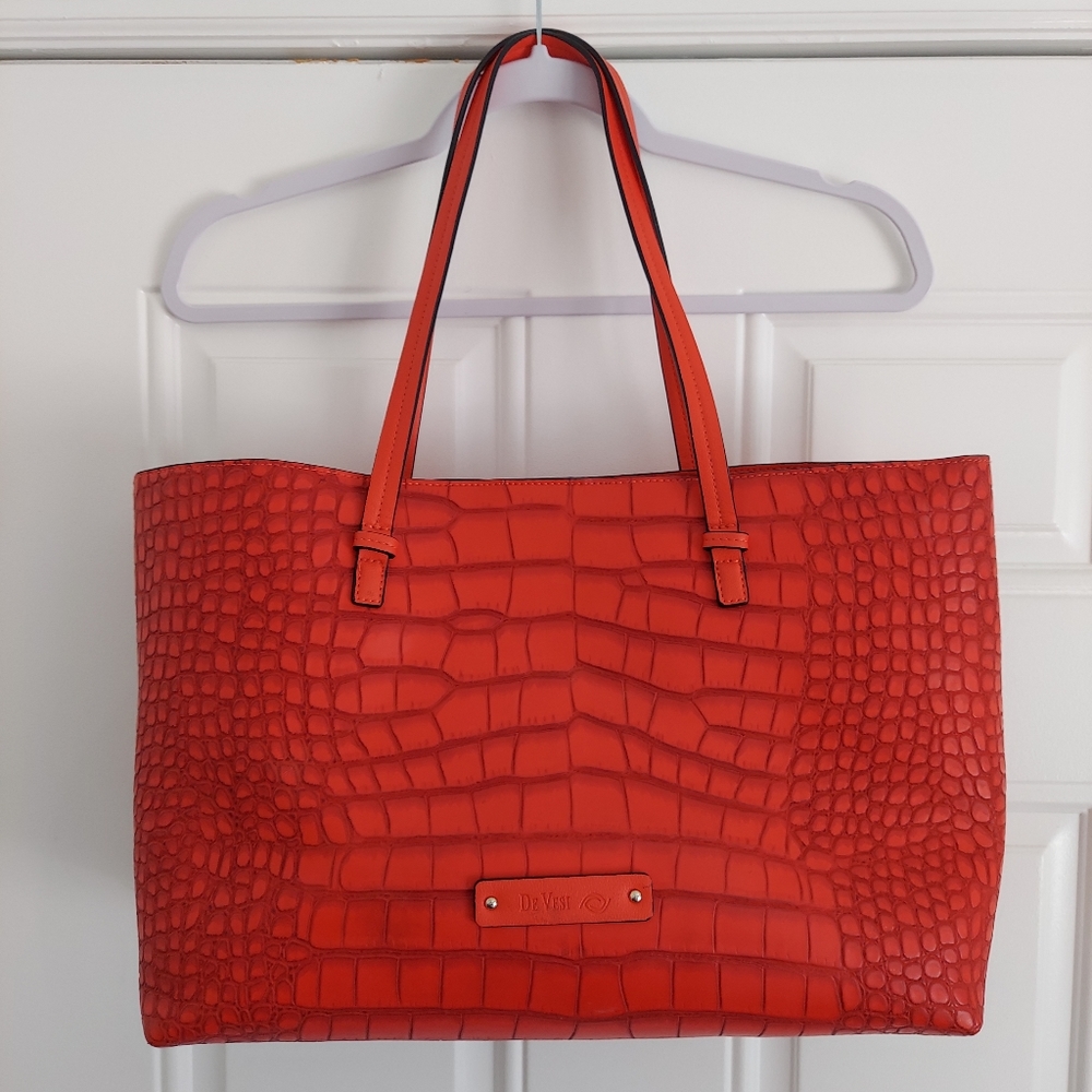 De Vesi Red Vegan Leather Tote